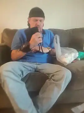 Snapshot of yourMasterisBored chatting on March 23, 2026, 2:06 pm yourMasterisBored online show from March 23, 2026, 2:06 pm