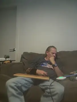 Snapshot of yourMasterisBored chatting on March 27, 2026, 1:25 am yourMasterisBored online show from March 27, 2026, 1:25 am