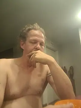 Snapshot of yourMasterisBored chatting on March 20, 2026, 6:47 am yourMasterisBored online show from March 20, 2026, 6:47 am