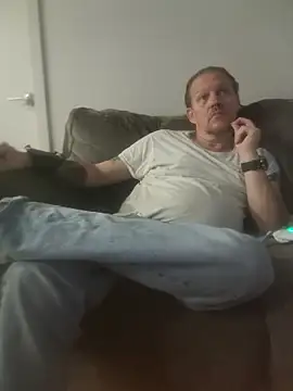 Snapshot of yourMasterisBored chatting on March 26, 2026, 1:20 pm yourMasterisBored online show from March 26, 2026, 1:20 pm