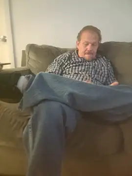 Snapshot of yourMasterisBored chatting on March 31, 2026, 3:14 pm yourMasterisBored online show from March 31, 2026, 3:14 pm