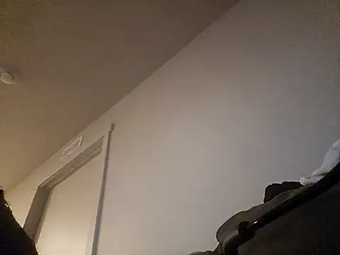 Snapshot of yourMasterisBored chatting on March 18, 2026, 1:42 am yourMasterisBored online show from March 18, 2026, 1:42 am