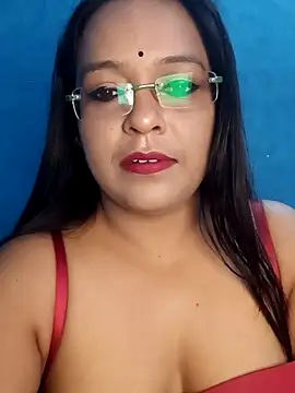 Snapshot of hornyrosy321 chatting on April 27, 2026, 5:33 pm hornyrosy321 online show from April 27, 2026, 5:33 pm