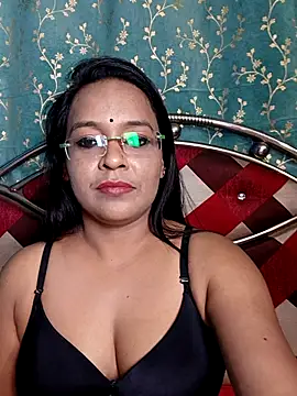 Snapshot of hornyrosy321 chatting on April 18, 2026, 7:58 pm hornyrosy321 online show from April 18, 2026, 7:58 pm