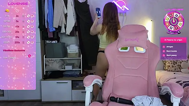 GoldenSunBunny online show from March 19, 2026, 2:11 am