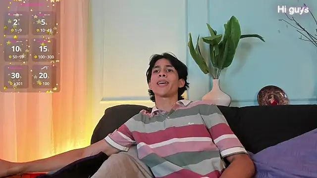 Snapshot of Cheys_Mast chatting on April 9, 2026, 6:36 pm Cheys Mast online show from April 9, 2026, 6:36 pm