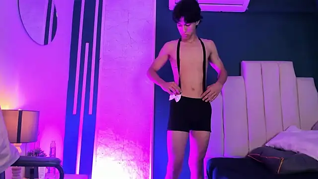 Snapshot of Cheys_Mast chatting on April 1, 2026, 3:31 pm Cheys Mast online show from April 1, 2026, 3:31 pm