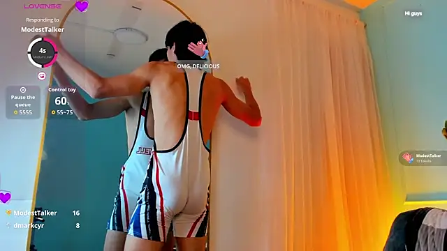 Snapshot of Cheys_Mast chatting on April 15, 2026, 7:58 pm Cheys Mast online show from April 15, 2026, 7:58 pm