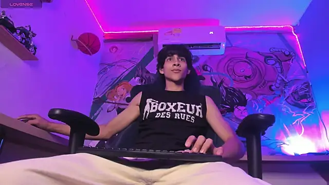 Snapshot of Cheys_Mast chatting on March 20, 2026, 6:31 pm Cheys Mast online show from March 20, 2026, 6:31 pm