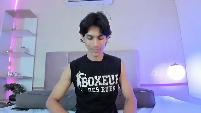 Snapshot of Cheys_Mast chatting on April 5, 2026, 7:31 pm Cheys Mast online show from April 5, 2026, 7:31 pm