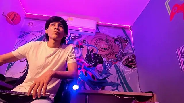 Snapshot of Cheys_Mast chatting on April 4, 2026, 7:31 pm Cheys Mast online show from April 4, 2026, 7:31 pm