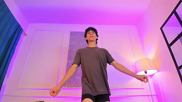 Snapshot of Cheys_Mast chatting on March 31, 2026, 3:25 pm Cheys Mast online show from March 31, 2026, 3:25 pm