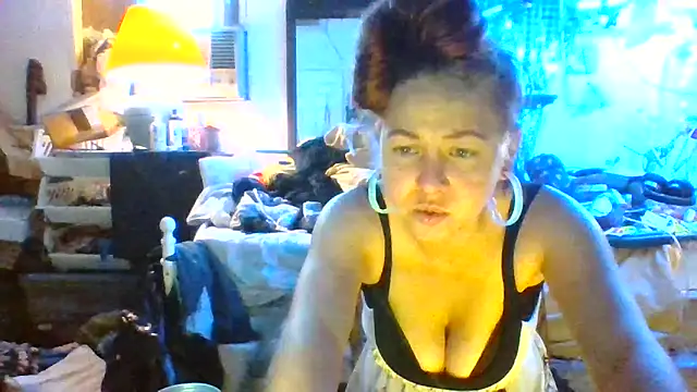 Snapshot of Ambionce chatting on April 15, 2026, 12:27 am Ambionce online show from April 15, 2026, 12:27 am