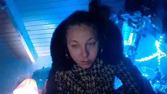 Snapshot of Ambionce chatting on April 4, 2026, 8:21 am Ambionce online show from April 4, 2026, 8:21 am