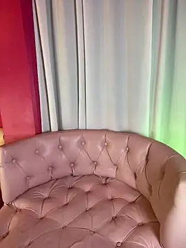 Snapshot of SamaraDesire chatting on April 10, 2026, 7:54 pm SamaraDesire online show from April 10, 2026, 7:54 pm