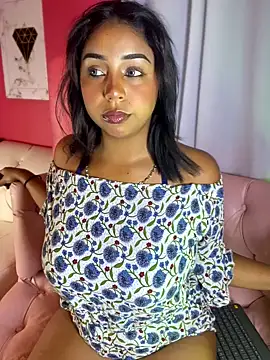 Snapshot of SamaraDesire chatting on March 28, 2026, 2:18 pm SamaraDesire online show from March 28, 2026, 2:18 pm