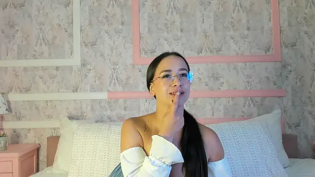 Miss Bliss  online show from April 17, 2026, 7:38 pm