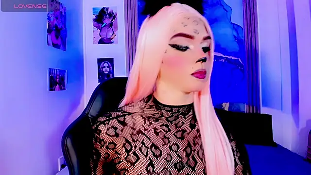 blonde queen- online show from June 19, 2026, 3:34 am