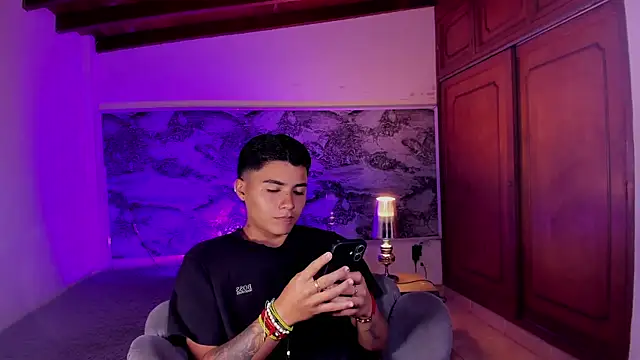 Snapshot of Liam_Dustin chatting on March 29, 2026, 7:37 pm Liam Dustin online show from March 29, 2026, 7:37 pm