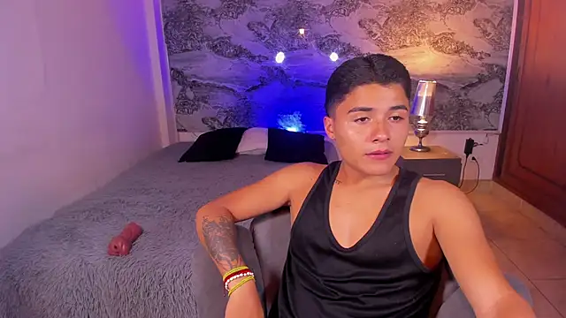 Snapshot of Liam_Dustin chatting on April 10, 2026, 3:57 am Liam Dustin online show from April 10, 2026, 3:57 am