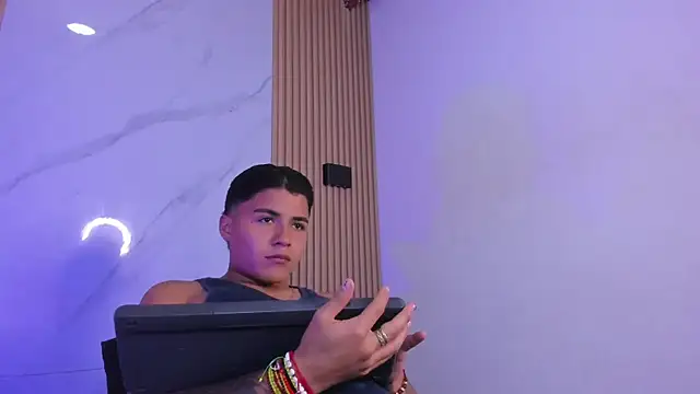 Snapshot of Liam_Dustin chatting on March 21, 2026, 8:46 pm Liam Dustin online show from March 21, 2026, 8:46 pm