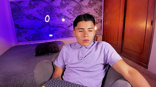 Snapshot of Liam_Dustin chatting on March 31, 2026, 8:44 pm Liam Dustin online show from March 31, 2026, 8:44 pm