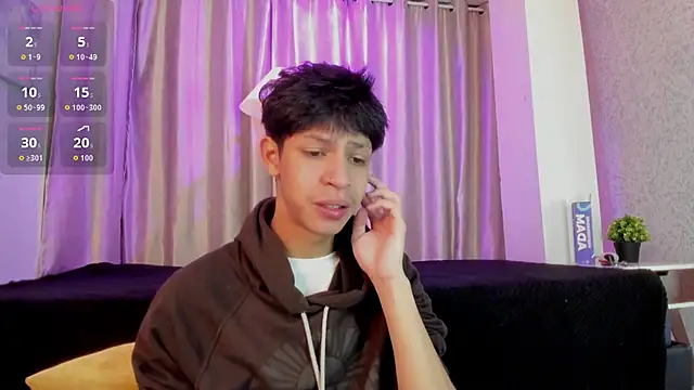 Snapshot of Ethan_qop chatting on May 1, 2026, 11:15 am Ethan qop online show from May 1, 2026, 11:15 am