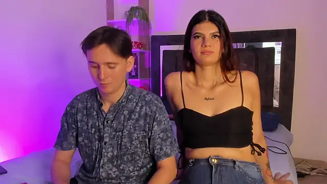 Mariana and Ronny online show from April 14, 2026, 10:04 pm