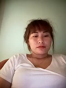 Snapshot of Lucxy-ki6 chatting on April 9, 2026, 3:19 am Lucxy-ki6 online show from April 9, 2026, 3:19 am