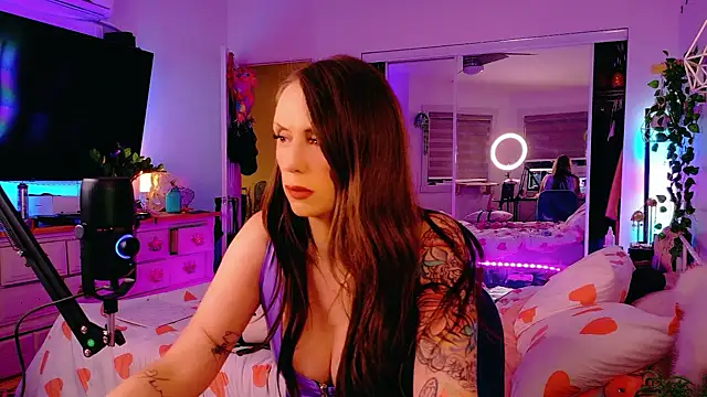 bellethegirl online show from April 18, 2026, 6:38 am