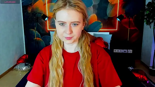 Shiny Liss online show from April 10, 2026, 1:34 am