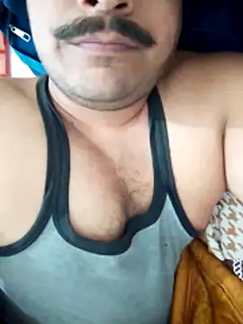 Decentlover67 online show from April 14, 2026, 3:06 pm