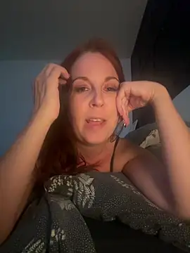 petitehotwife4u online show from July 15, 2026, 5:31 pm