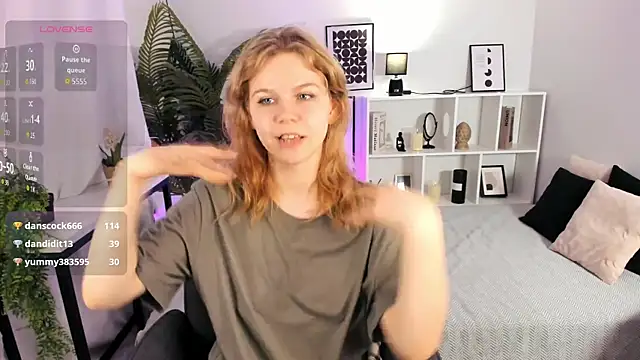 ElizabethVane online show from April 15, 2026, 6:34 pm