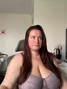 Jessicalouise1994 online show from April 1, 2026, 11:11 am