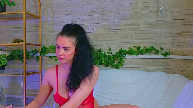 IngridMyst online show from April 17, 2026, 5:32 am