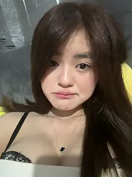 Snapshot of Sweet20-20 chatting on April 9, 2026, 5:20 am Sweet20-20 online show from April 9, 2026, 5:20 am