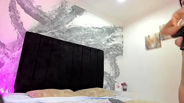 AlondraSoomer online show from May 24, 2026, 4:23 am