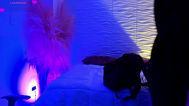 AlondraSoomer online show from May 18, 2026, 4:29 am
