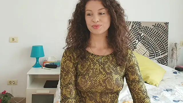 Snapshot of IreneBlue_ chatting on May 21, 2026, 7:39 am IreneBlue online show from May 21, 2026, 7:39 am