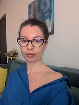 IreneBlue  online show from April 5, 2026, 7:04 am