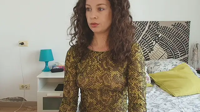 Snapshot of IreneBlue_ chatting on May 28, 2026, 7:38 am IreneBlue online show from May 28, 2026, 7:38 am
