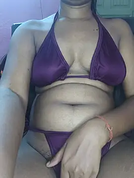 Snapshot of Blossom_lily chatting on June 24, 2026, 6:39 pm Blossom lily online show from June 24, 2026, 6:39 pm