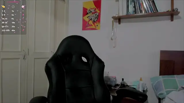 Snapshot of KittyFeet1 chatting on April 6, 2026, 8:43 pm KittyFeet1 online show from April 6, 2026, 8:43 pm