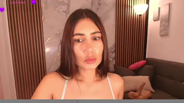 LucyBecker online show from April 1, 2026, 6:05 pm