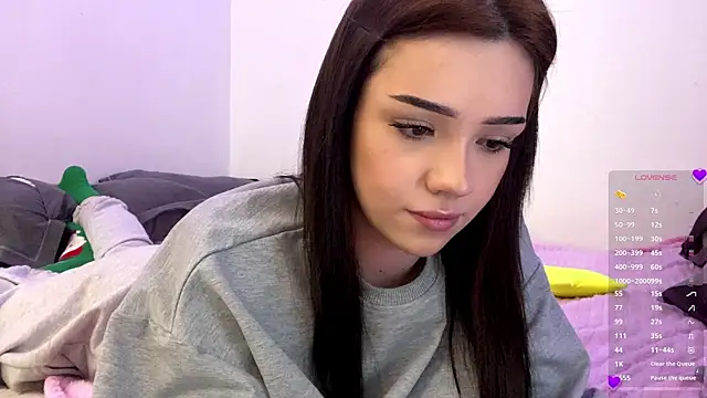 BeckyAurielle online show from April 10, 2026, 2:35 pm