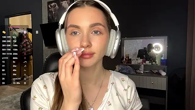 Veluxe online show from April 8, 2026, 3:02 pm