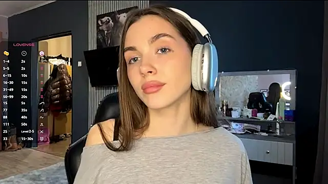 Veluxe online show from March 29, 2026, 3:02 pm