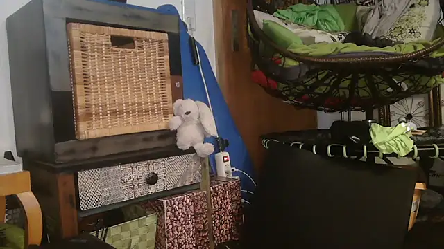 Thomate24 online show from April 3, 2026, 6:53 am