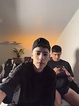 Snapshot of SebastianReed_ chatting on April 14, 2026, 5:01 am SebastianReed online show from April 14, 2026, 5:01 am